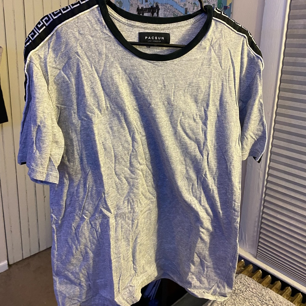 Grey shirt Medium